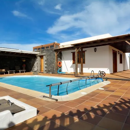 Villa Holiday Ajei *